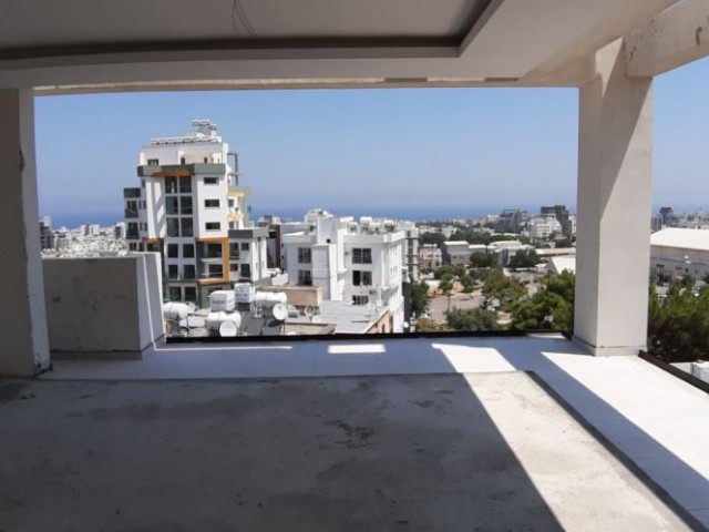 Girne Merkez'de 2+1 Penthouse Satılık 