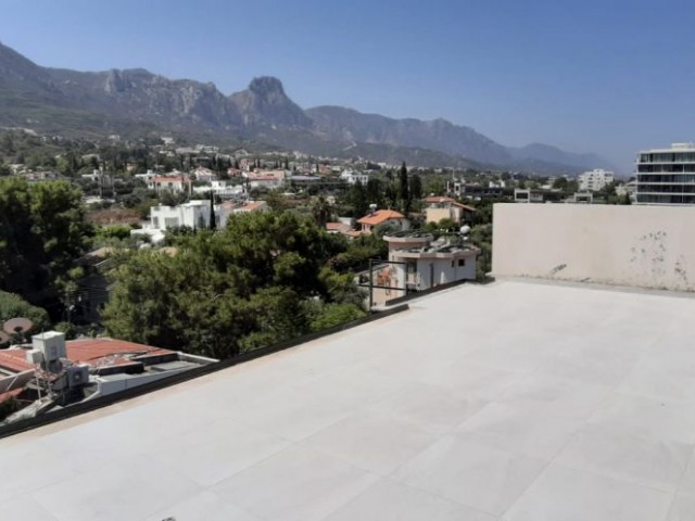 Girne Merkez'de 2+1 Penthouse Satılık 