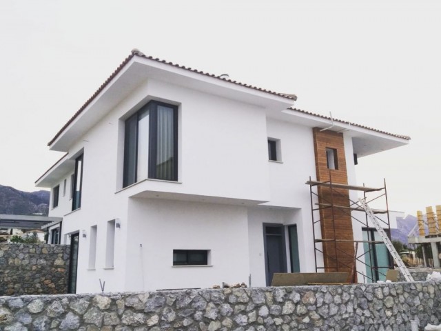 Yeşiltepe'de 3+1 Villa Satılık +90 533 841 76 78