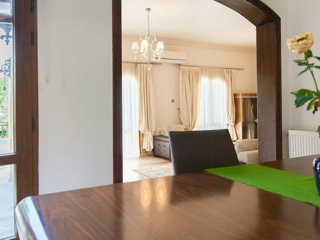 Alsancak 3+1 Havuzlu Villa Satılık 