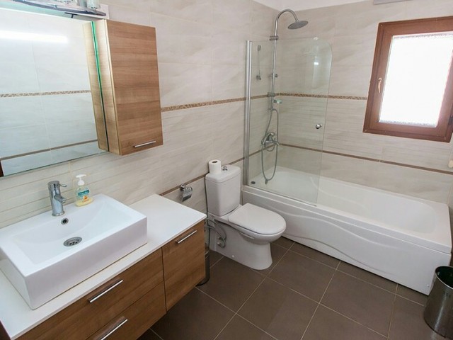 Alsancak 3+1 Havuzlu Villa Satılık 