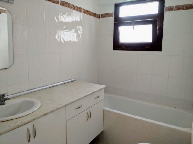 Girne'de Yeşiltepe 1+1 Teraslı daire  satılık +90 533 841 76 78