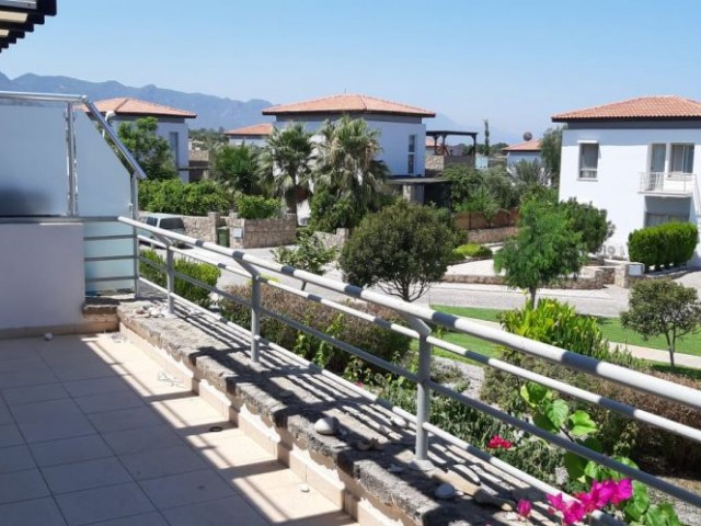 YALKIN EMLAK TEK YETKILI ! Magusa'da Tatlısu  3+1 Penthouse Satılık 