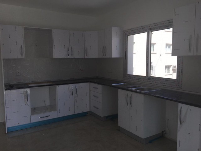 FRO SALE 2 BEDROOMS APARTMENT IN KYRENIA