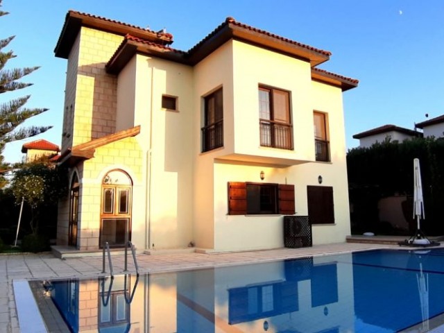 4 bedroom Villa for sale in Çatalköy (Kyrenia district)
