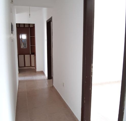 3 bedroom unfurnished apartment for rent in Kyrenia Center