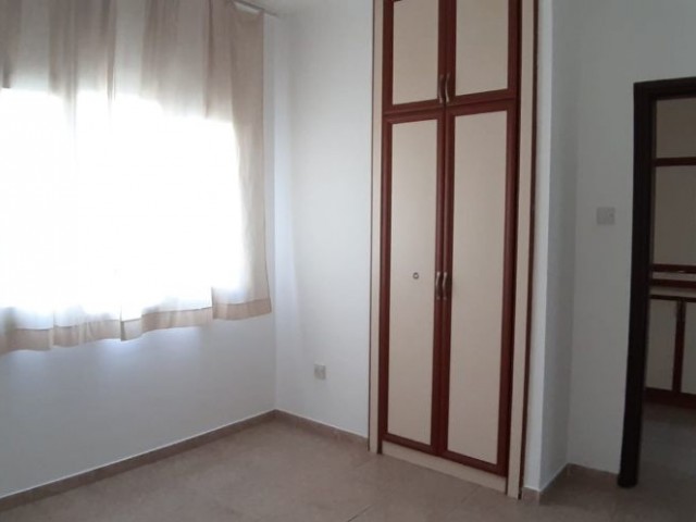 3 bedroom unfurnished apartment for rent in Kyrenia Center