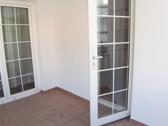 3 bedroom unfurnished apartment for rent in Kyrenia Center