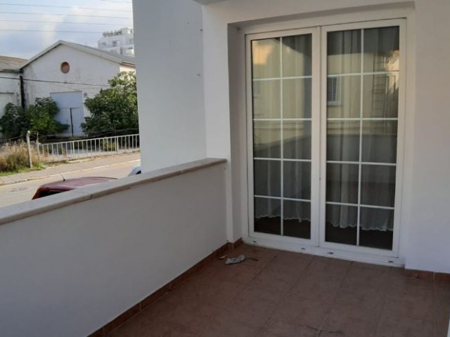 3 bedroom unfurnished apartment for rent in Kyrenia Center