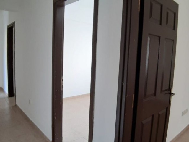 3 bedroom unfurnished apartment for rent in Kyrenia Center