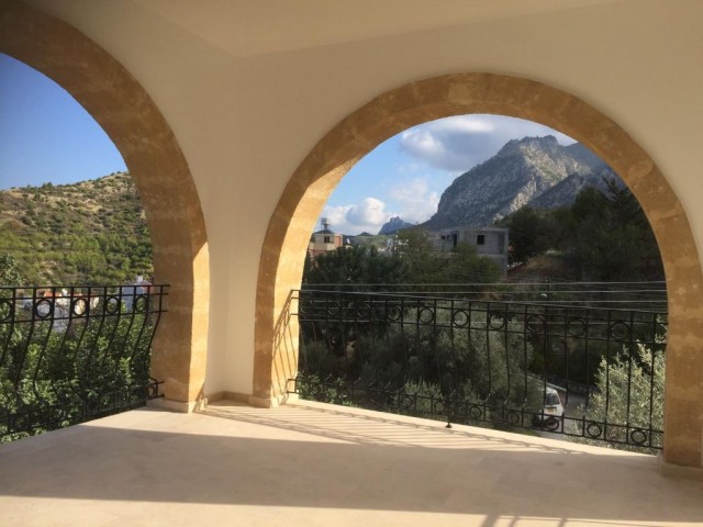 2 bedroom Apartment for sale in Yeşıltepe / Kyrenia