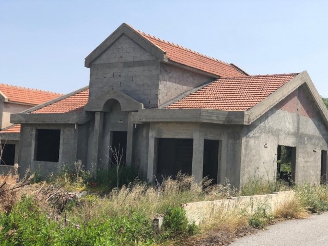 9 houses under construction and land for sale 