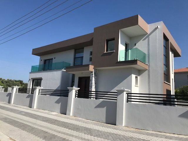 Super Luxus neu fertige VILLA mit 4 Schlafzimmern zum Verkauf in Kyrenia OZANKÖY ** 