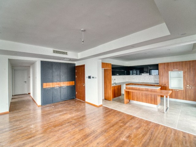 3 + 1 neues penthouse zum Verkauf im Zentrum von Kyrenia ** 