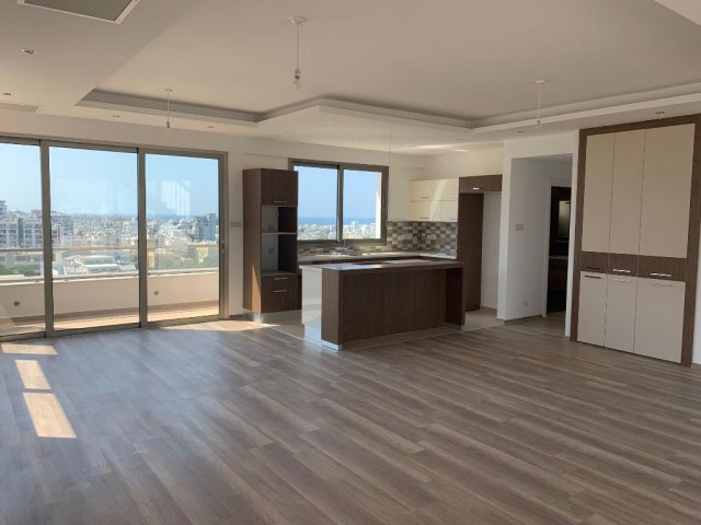 Girne'de 3+1 satılık duplex penthouse