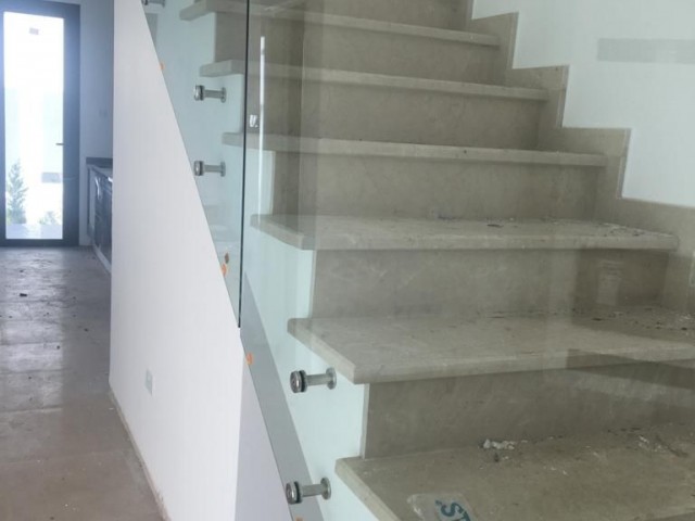 Girne Çatalköy"de satılık çok uygun fiyatlı Villa 