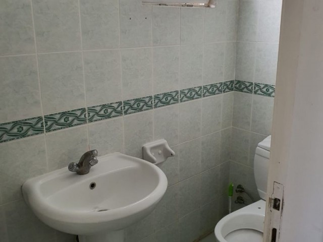 2 bedroom flat for rent near Nusmar market, Kyrenia center