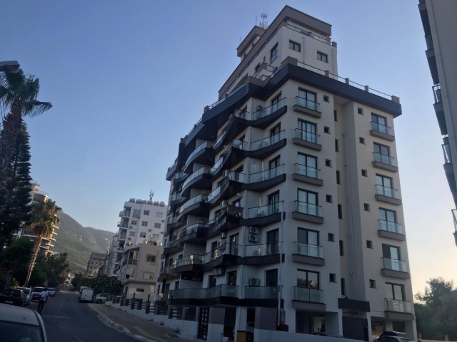 3 + 1 Super Lu Llogara Apartment mit Berg - und Meerblick zum Verkauf in Kyrenia ** 