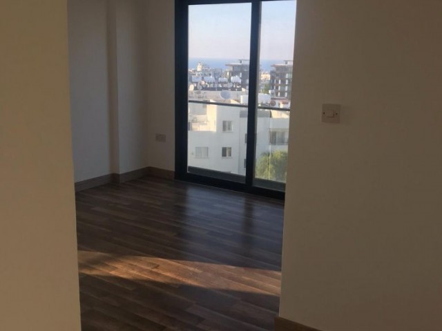 3 + 1 Super Lu Llogara Apartment mit Berg - und Meerblick zum Verkauf in Kyrenia ** 