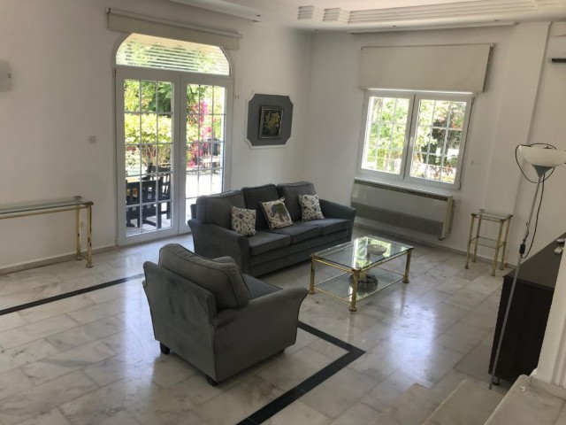 5 Schlafzimmer Villa zum Verkauf in Kyrenia Chatalköy ** 