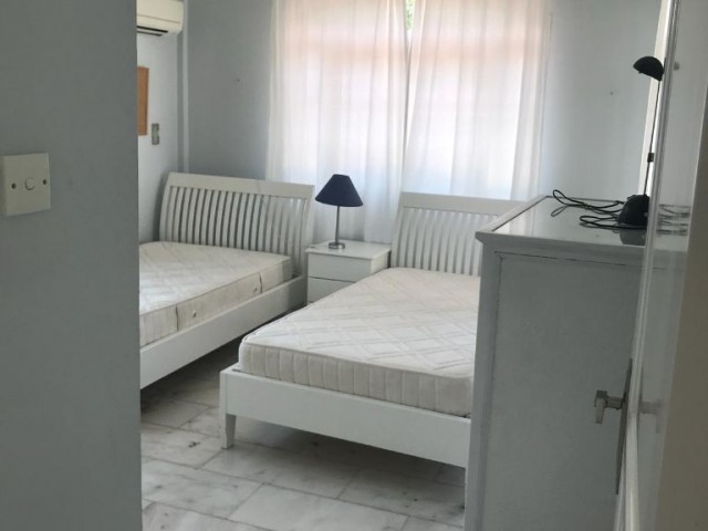 Girne Çatalköy'de 5 yatak odalı lüx satılık villa 