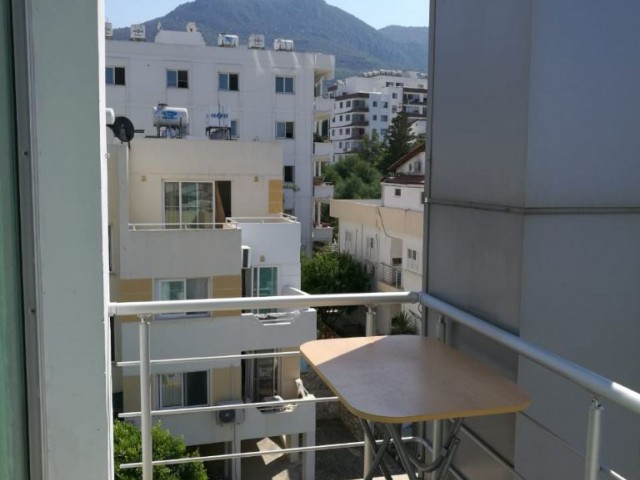 2 bedroom flat for rent in Girne center