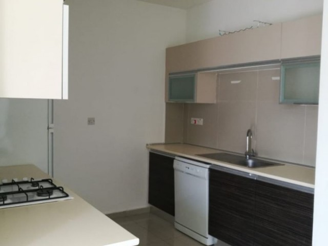 2 bedroom flat for rent in Girne center