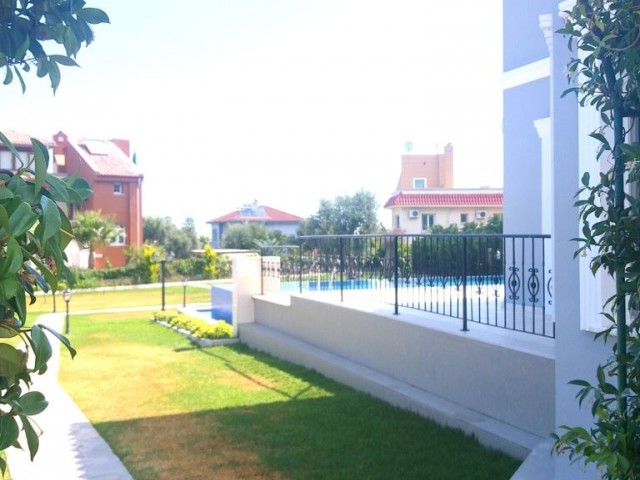 Girne Bellapais'te 3+2 lüx süper manzaralı havuzlu villa