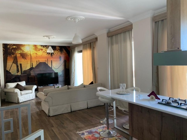 3+1 kiralık  lux  penthouse Girne Merkez'de.Deniz ve Şehir  Manzaralı 