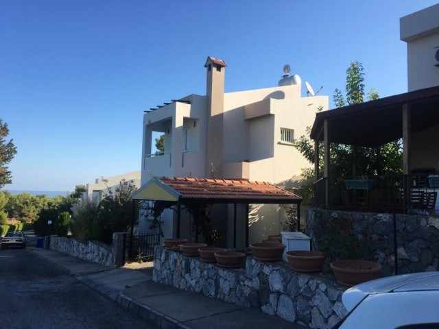 3+1 villa for sale in Çatalköy/Kyrenia