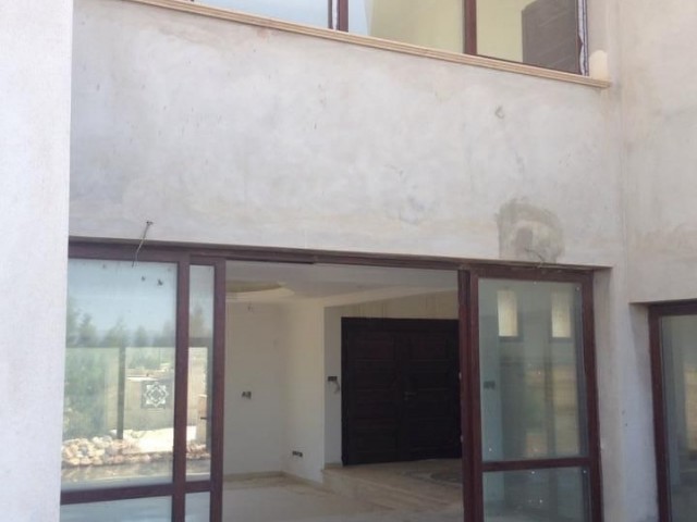 4+2 villa for sale in İskele/Ötüken.