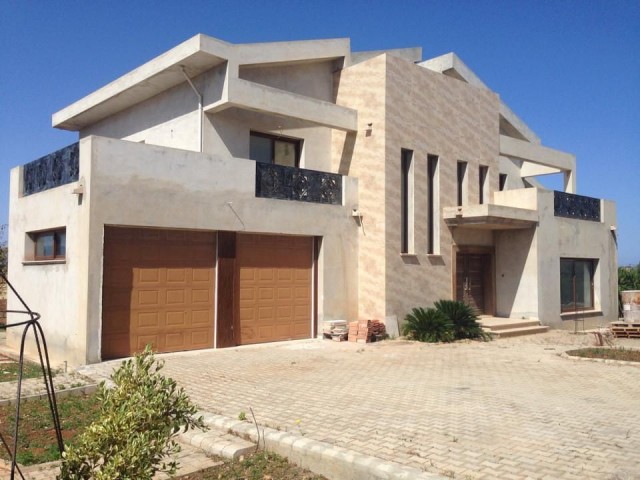 4+2 villa for sale in İskele/Ötüken.