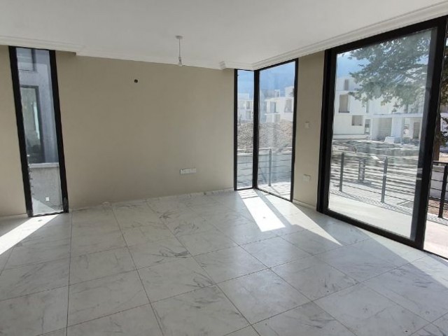 Satılık 2+1 ve 3+1 Yeni Modern Villalar Girne Ozanköy Bolgesi