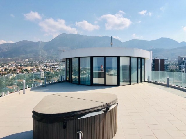 Great and Amazing PENTHOUSE in central location, Sea and Mountains Views and Wide