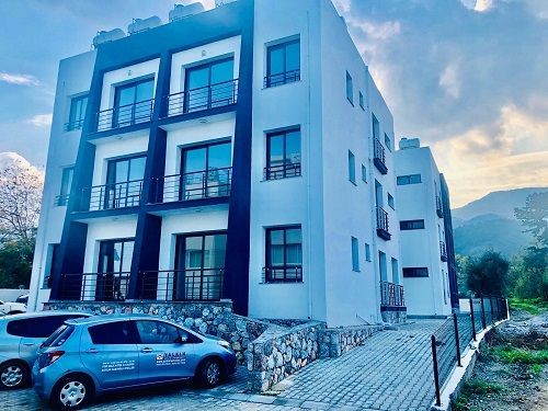 2+1 apartment for sale in Alsancak,Kyrenia