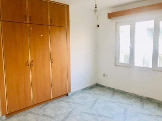 Yukarı Girne'de eşyasiz  3 + 1 kiralık daire