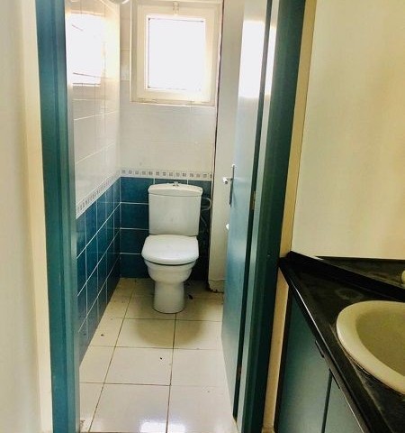 Girne Merkez'de satılık 3+1 daire, Denize sifir