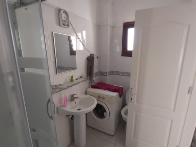 Girne, Doanköy'de satılık 2+1 penthouse , yüzme havuzlu site içinde  