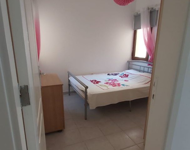 Girne, Doanköy'de satılık 2+1 penthouse , yüzme havuzlu site içinde  