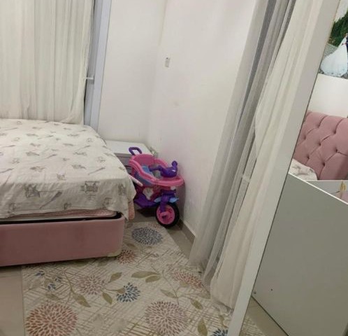 Girne Merkez'de satılık 1+1 daire , Bariş Park bölgesinde 