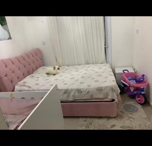 Girne Merkez'de satılık 1+1 daire , Bariş Park bölgesinde 