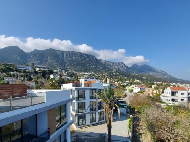 2+1 penthouse oder Gartenwohnung zum Verkauf auf dem Gelände mit Pool in Kyrenia, Region Lapta. ** 