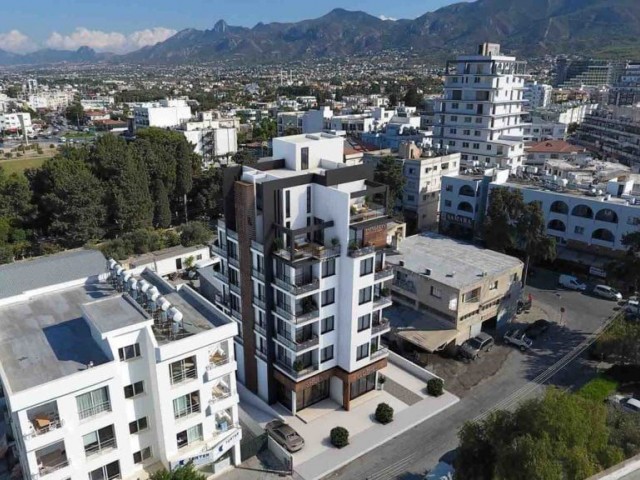 2+1 apartment  for sale in the center of Kyrenia, in the district of Teachers' House.  TURKISH TİTLE DEED!