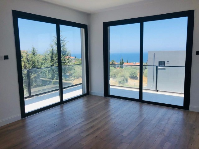 4+1 brand new villa for sale in Alsancak, Kyrenia with private garden and swimming pool 