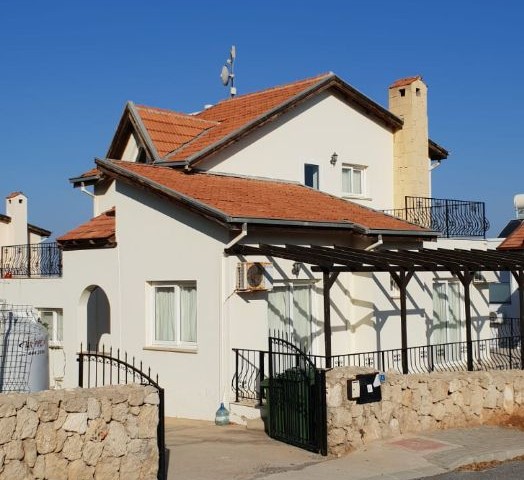 4+1 villa for daily rent in Esentepe 