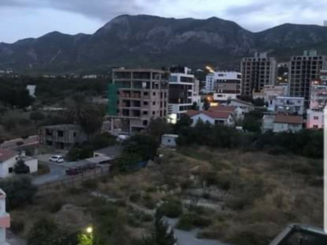 Girne Merkez'de satılık 2+1 lüks daire