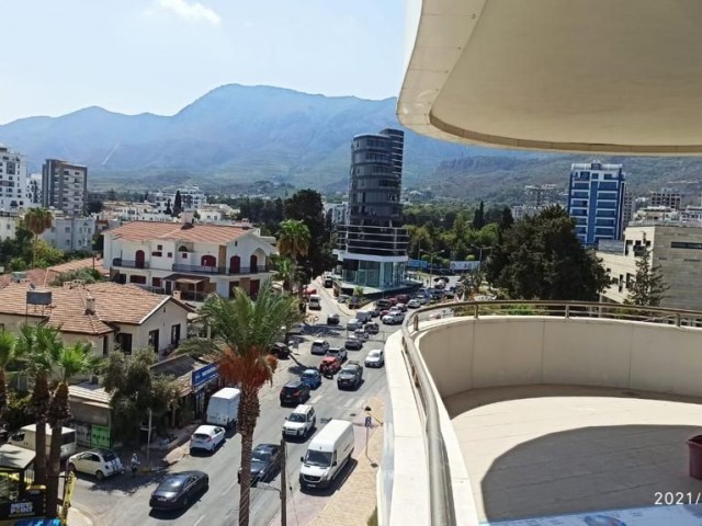 2+1 luxury apartment for rent in center of Kyrenia 