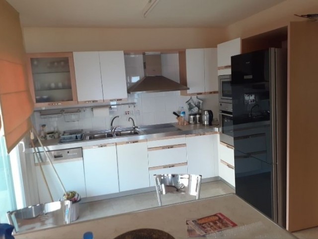 3+1 apartment for rent in center of Kyrenia