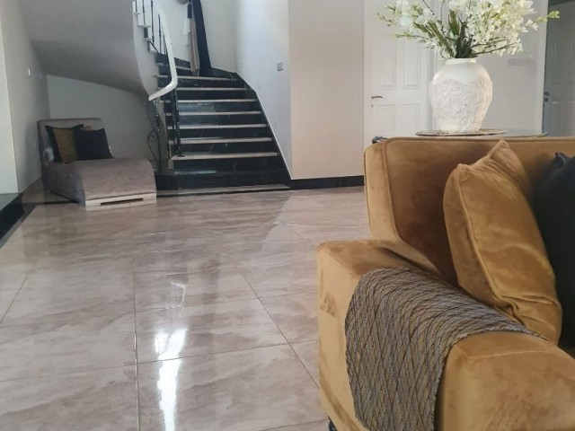 5+1 luxury villa for sale in Çatalköy