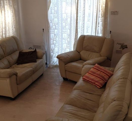 Esentepe'de satılık 4+1 villa, denize sifir 